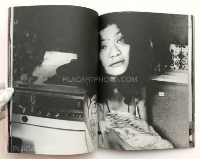 Mao Ishikawa,Red Flower - The Women of Okinawa /Akabana - Okinawa no onna Mao Ishikawa,Red Flower - The Women of Okinawa /Akabana - Okinawa no onna