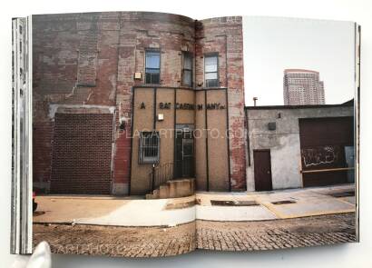 Collective,Endcommercial : Reading the city Collective,Endcommercial : Reading the city