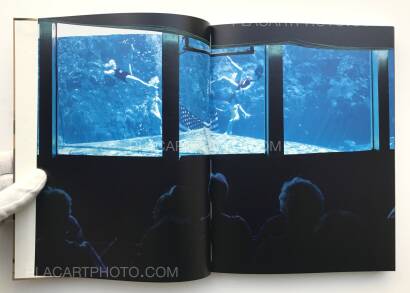Peter van Agtmael,Buzzing at the sill (SIGNED) Peter van Agtmael,Buzzing at the sill (SIGNED)