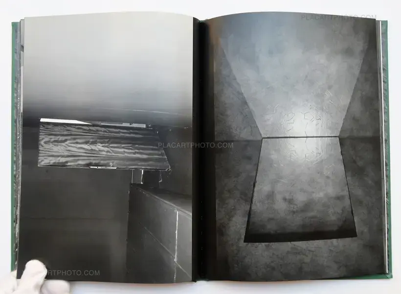 Dirk Braeckman – Z.z.(t) vol 2 (Shrinkwrap)