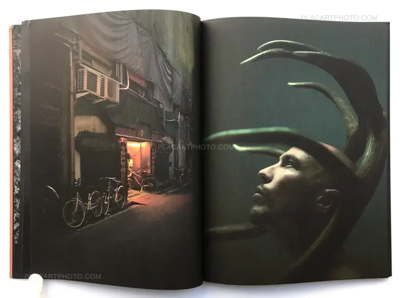 Andreas H. Bitesnich – MOMENTUM (SIGNED)