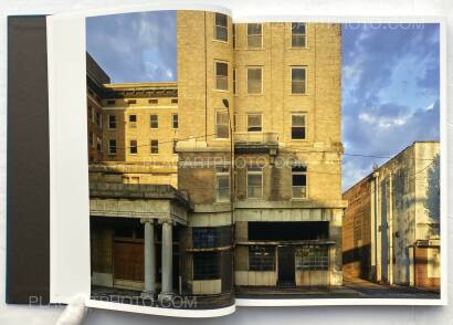 Mark Power,Good Morning, America (Volume III) (Signed copy) Mark Power,Good Morning, America (Volume III) (Signed copy)