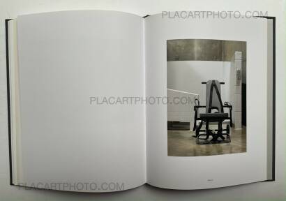 Edmund Clark,Guantanamo if the Light Goes Out Edmund Clark,Guantanamo if the Light Goes Out