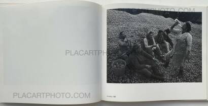 Jindřich Štreit,Vesnice je svet (The village is a global world) Jindřich Štreit,Vesnice je svet (The village is a global world)