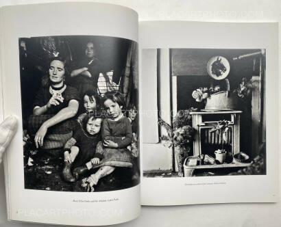 Alen MacWeeney,IRISH TRAVELLERS - THINKER NO MORE Alen MacWeeney,IRISH TRAVELLERS - THINKER NO MORE