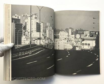 Ramon Paolini,Caracas - una quimera urbana (SIGNED) Ramon Paolini,Caracas - una quimera urbana (SIGNED)