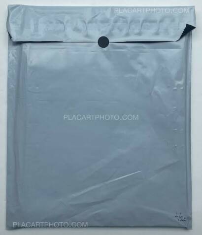 Thibault Tourmente,IN BED WITH AN ALIEN KIDNAPPER (Signed and numbered, edt of 20) 