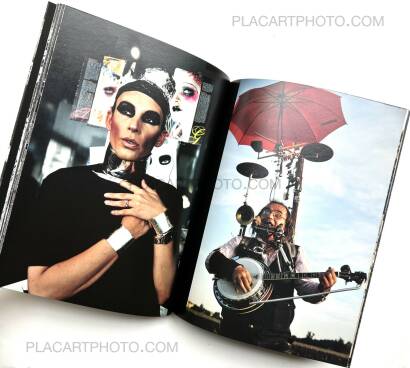 Takehiko Nakafuji,Down on the Street (SIGNED) Takehiko Nakafuji,Down on the Street (SIGNED)