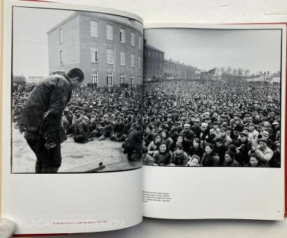 Li Zhensheng,Le petit livre rouge d’un photographe chinois Li Zhensheng,Le petit livre rouge d’un photographe chinois